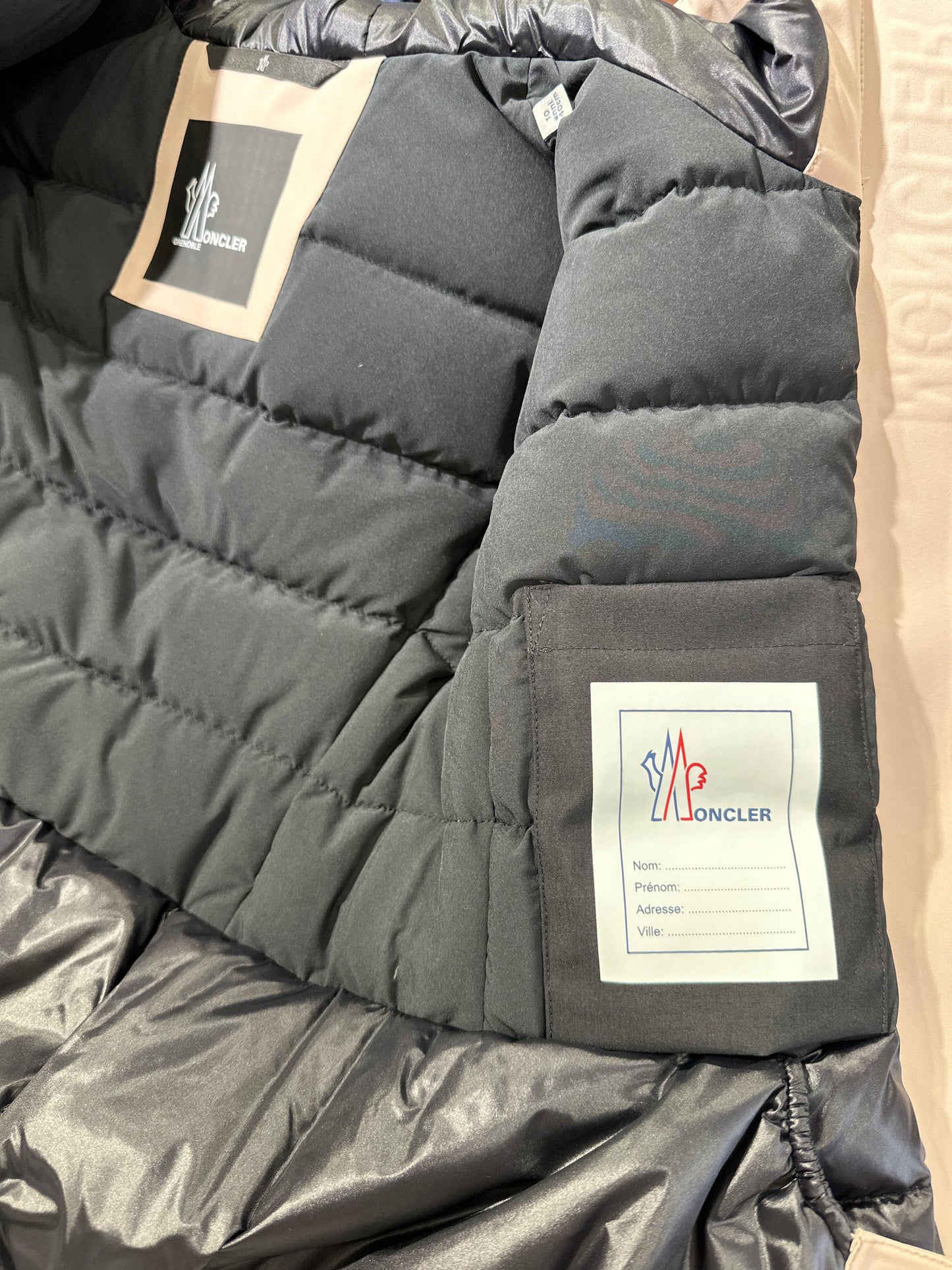 Moncler Grenoble Skijacke Mädchen 10J 140cm Rose Innenansicht