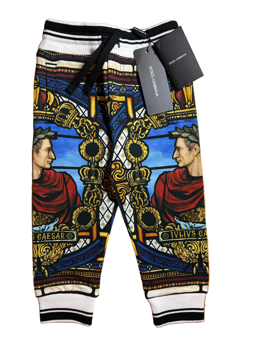 Dolce&Gabbana Designer-Jogginghose Unisex, 2 Jahre, mehrfarbig mit Julius Caesar, Vorderansicht mit Originaletikett