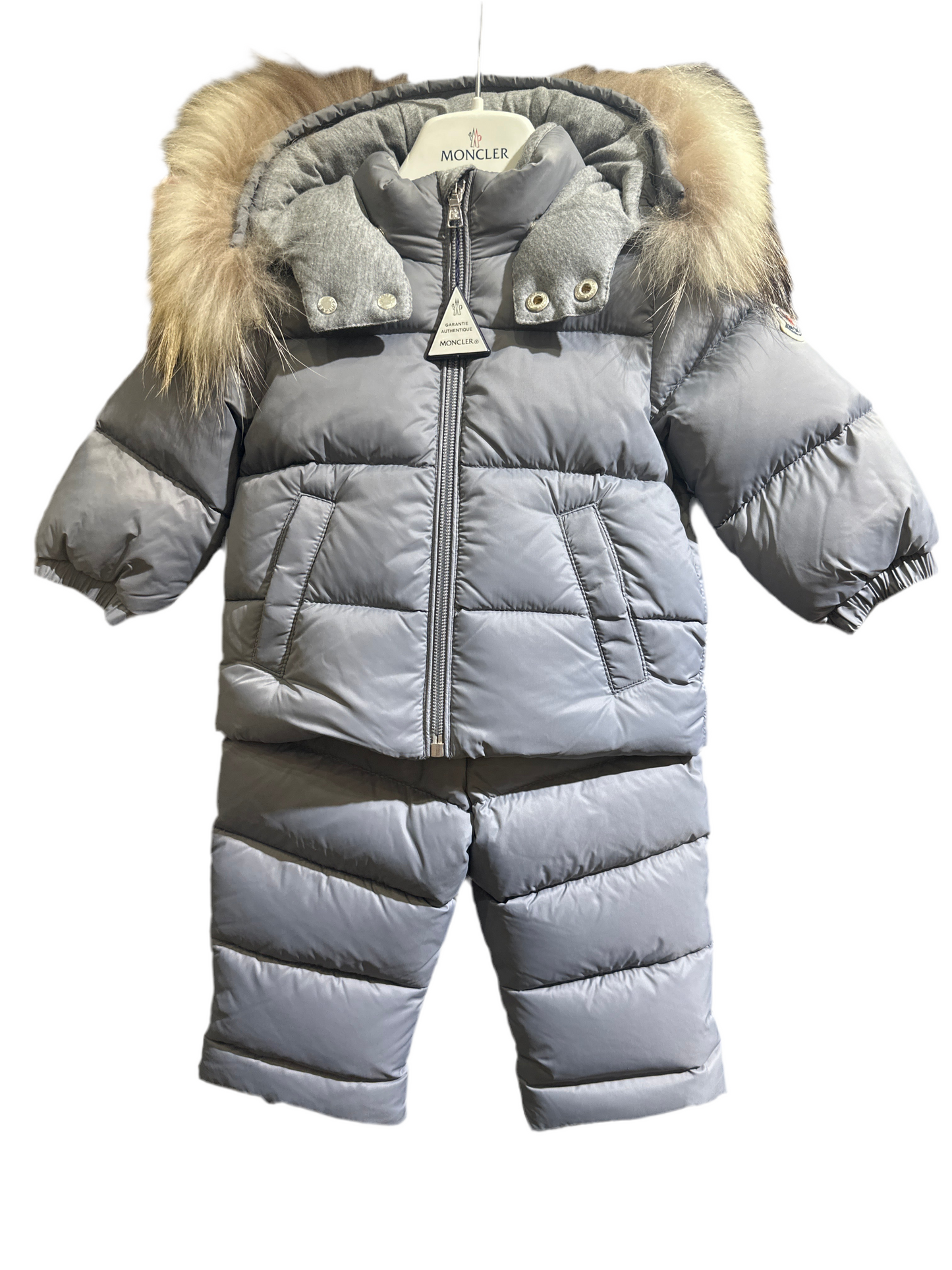 Moncler Baby Daunenanzug Unisex 6-9M 68cm Grau Echtfell Vorderansicht