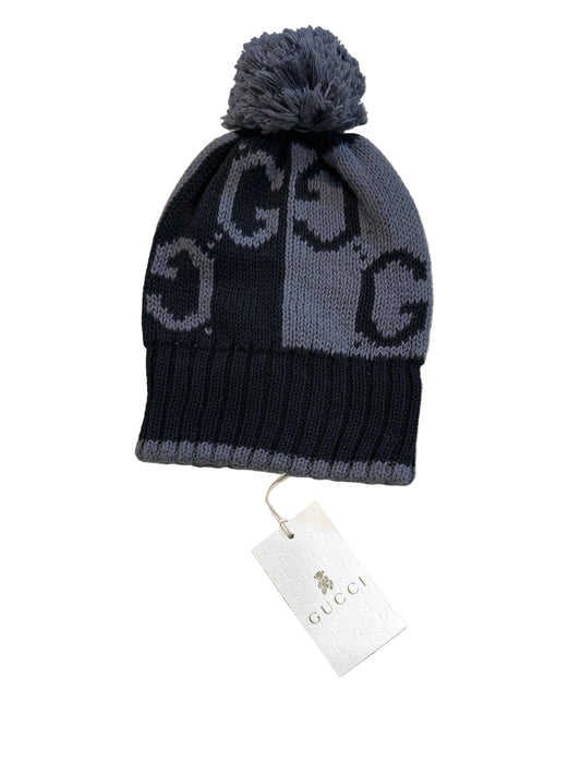 Gucci Designer- Strickmütze in Schwarz/Grau, Größe S für 2 Jahre, mit Bommel, G-Muster und Etikett