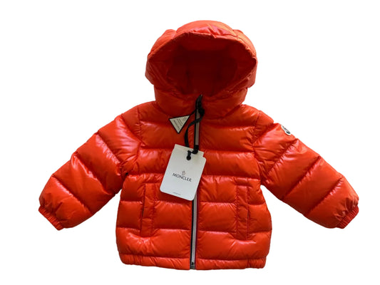 Moncler Designer-Baby-Daunenjacke orange, 12-18 Monate, Vorderansicht mit Kapuze und Originaletikett