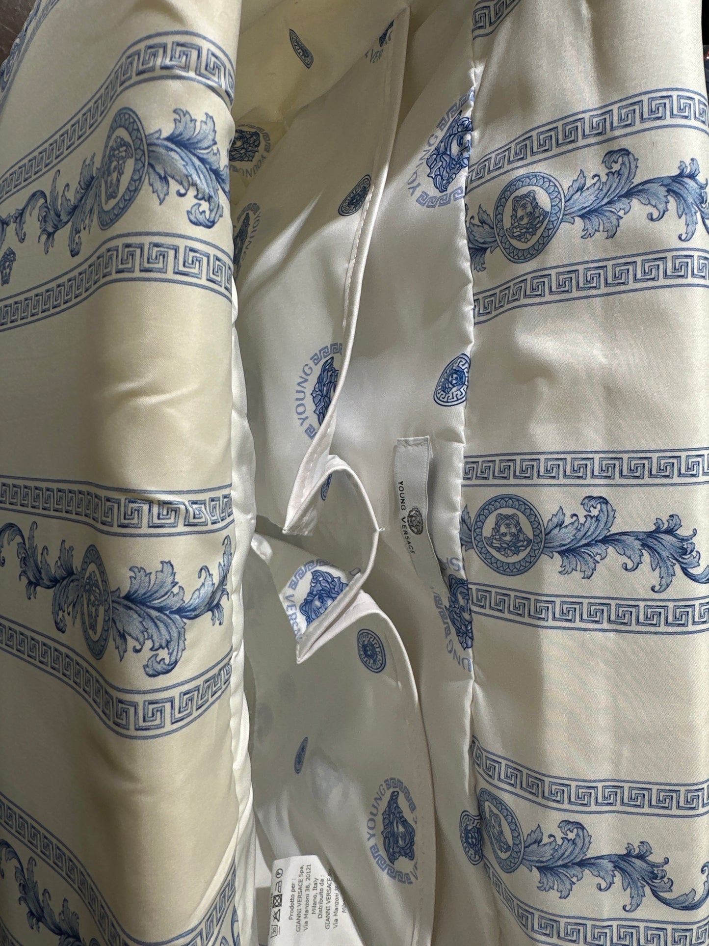 Young Versace Wickeltasche Jungen Beige Hellblau Detail