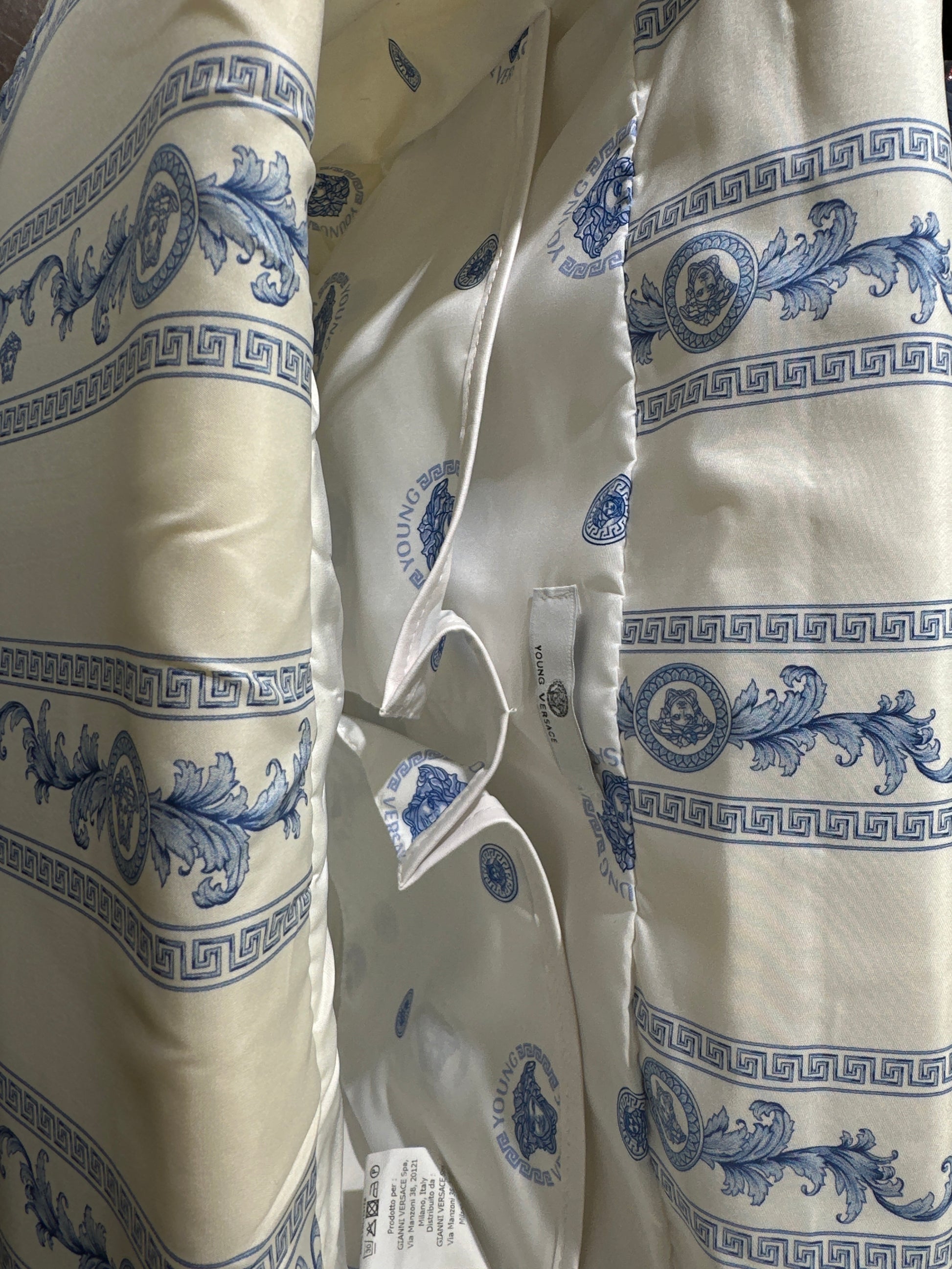 Young Versace Wickeltasche Jungen Beige Hellblau Detail