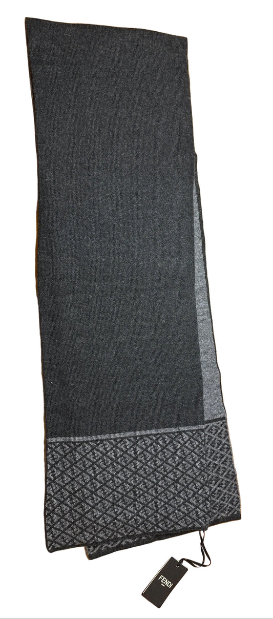 Fendi Designer-Strickschal grau für Kinder und Damen, 24 x 154 cm, gefaltet mit Logomuster und Originaletikett