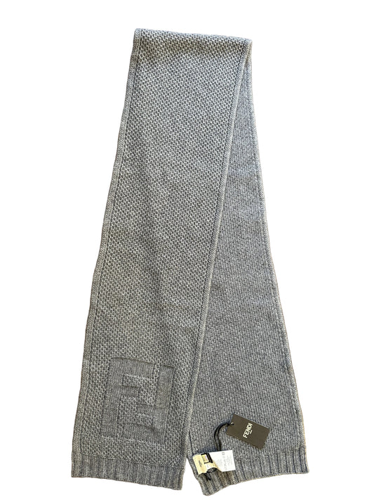 Fendi Designer-Strickschal Grau Unisex, 20 x 174 cm, Gesamtansicht mit Originaletikett