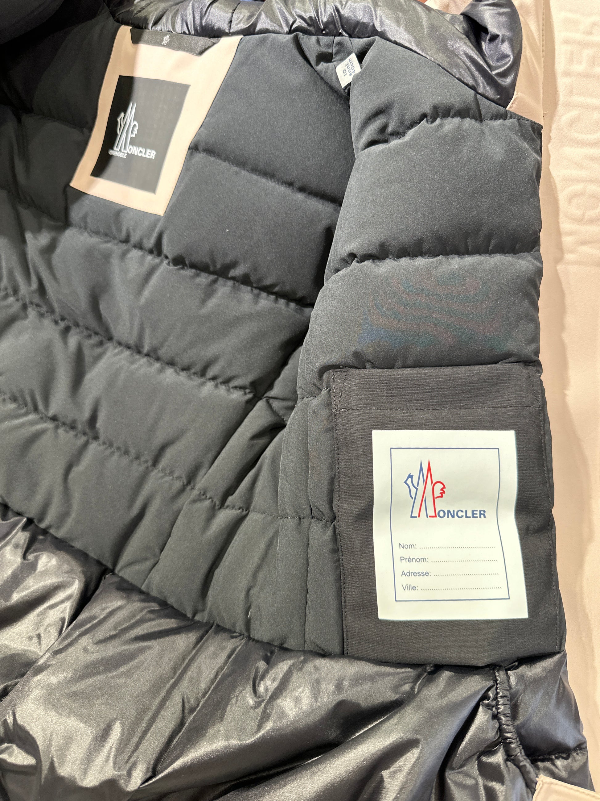 Moncler Grenoble Skijacke Mädchen 10J 140cm Rose Innenansicht